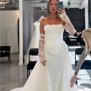 Designer Wedding Dress - No Alterations Never Worn